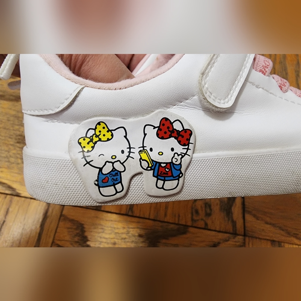 Sneakers with Hello kitty design Sz 12 - Picture 7 of 9